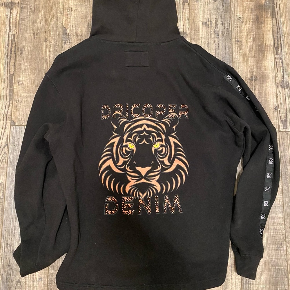 Pullover hoodie